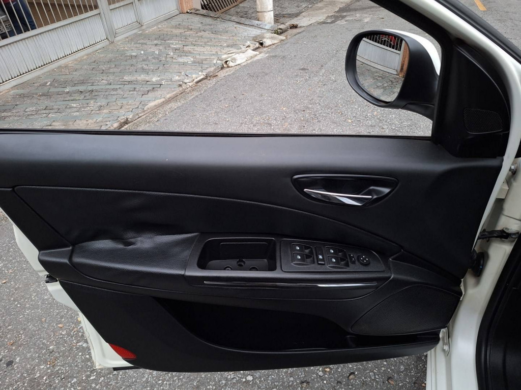Imagem do veículo FIAT BRAVO 1.8 ESSENCE 16V FLEX 4P AUTOMÁTICO