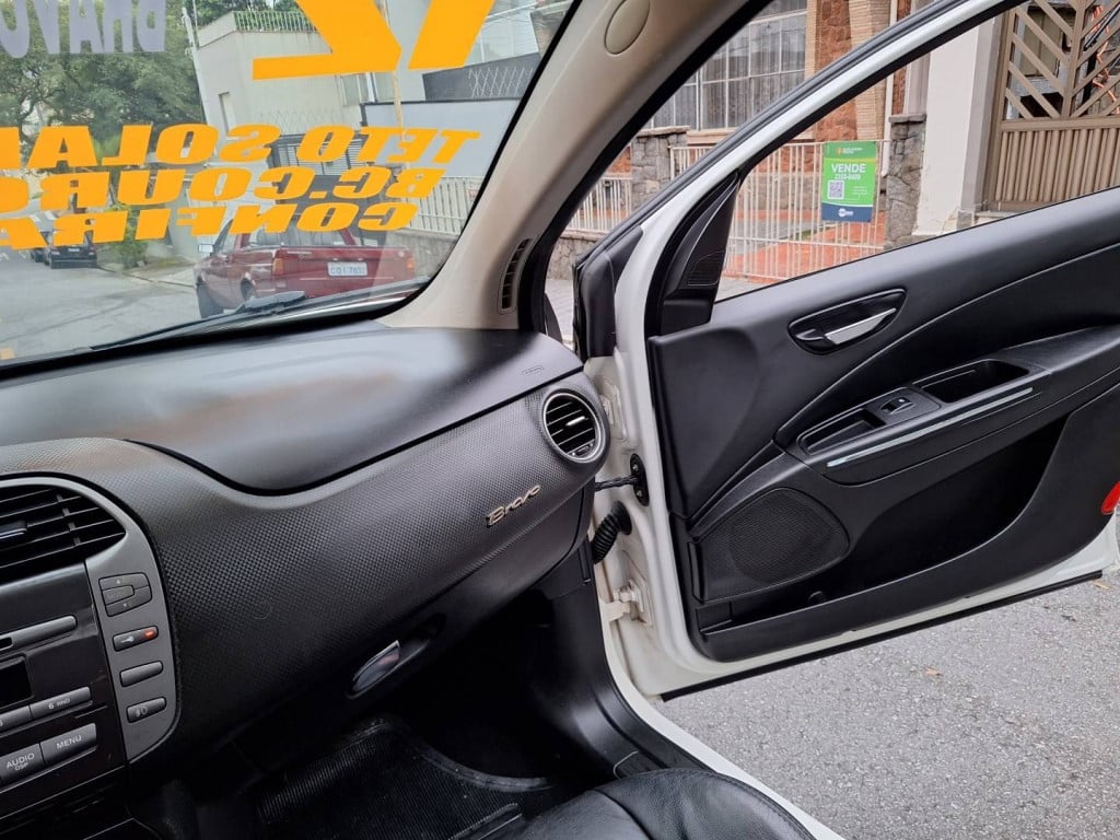 Imagem do veículo FIAT BRAVO 1.8 ESSENCE 16V FLEX 4P AUTOMÁTICO