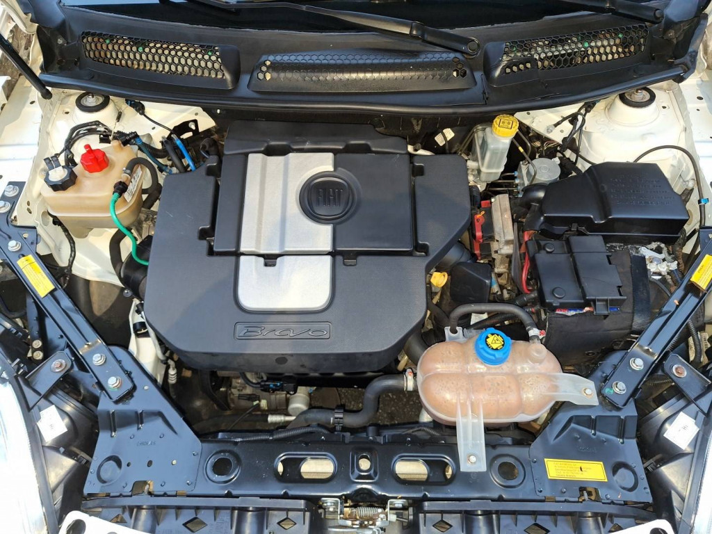Imagem do veículo FIAT BRAVO 1.8 ESSENCE 16V FLEX 4P AUTOMÁTICO