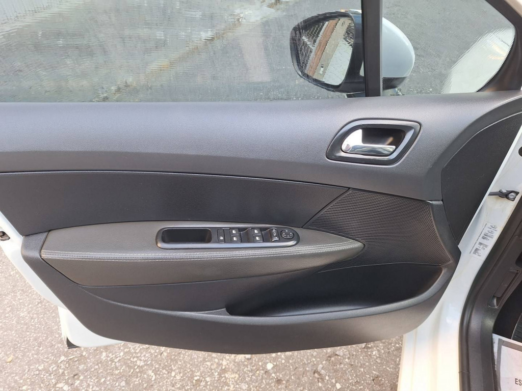 Imagem do veículo PEUGEOT 308 1.6 ACTIVE 16V FLEX 4P MANUAL