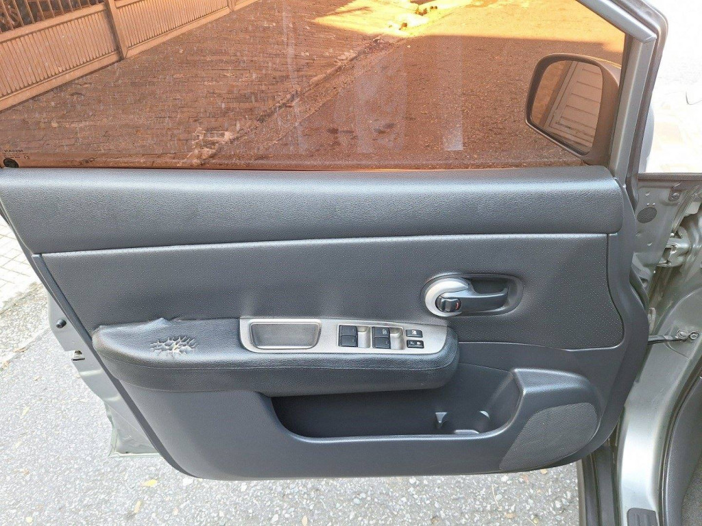 Imagem do veículo NISSAN TIIDA 1.8 SL 16V FLEX 4P AUTOMÁTICO