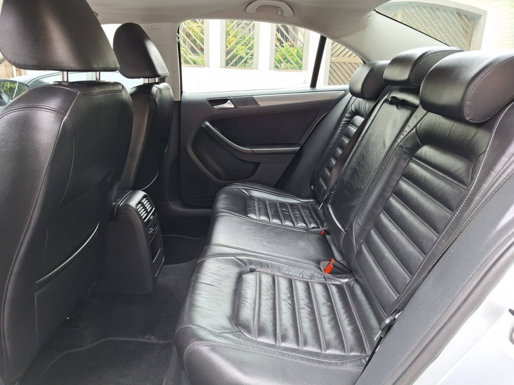 Imagem do veículo VOLKSWAGEN JETTA 2.0 TSI HIGHLINE 200CV GASOLINA 4P TIPTRONIC