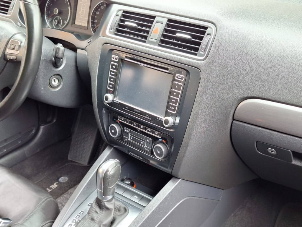 Imagem do veículo VOLKSWAGEN JETTA 2.0 TSI HIGHLINE 200CV GASOLINA 4P TIPTRONIC