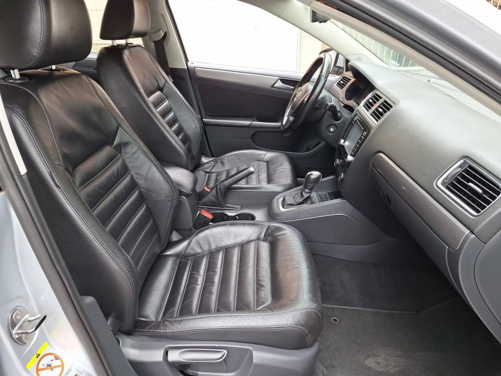 Imagem do veículo VOLKSWAGEN JETTA 2.0 TSI HIGHLINE 200CV GASOLINA 4P TIPTRONIC
