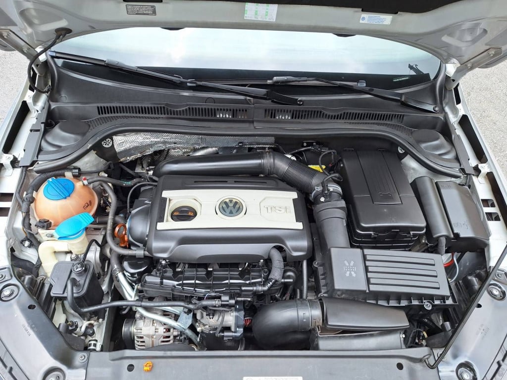 Imagem do veículo VOLKSWAGEN JETTA 2.0 TSI HIGHLINE 200CV GASOLINA 4P TIPTRONIC