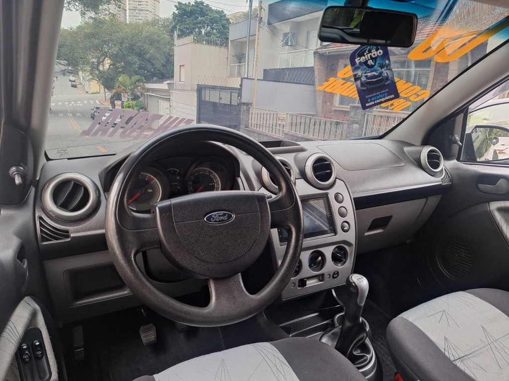 Imagem do veículo FORD FIESTA 1.0 MPI CLASS 8V FLEX 4P MANUAL