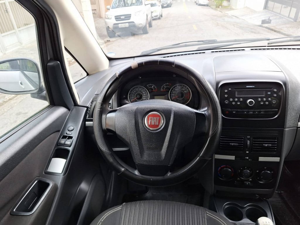 Imagem do veículo FIAT IDEA 1.6 MPI ESSENCE 16V FLEX 4P MANUAL