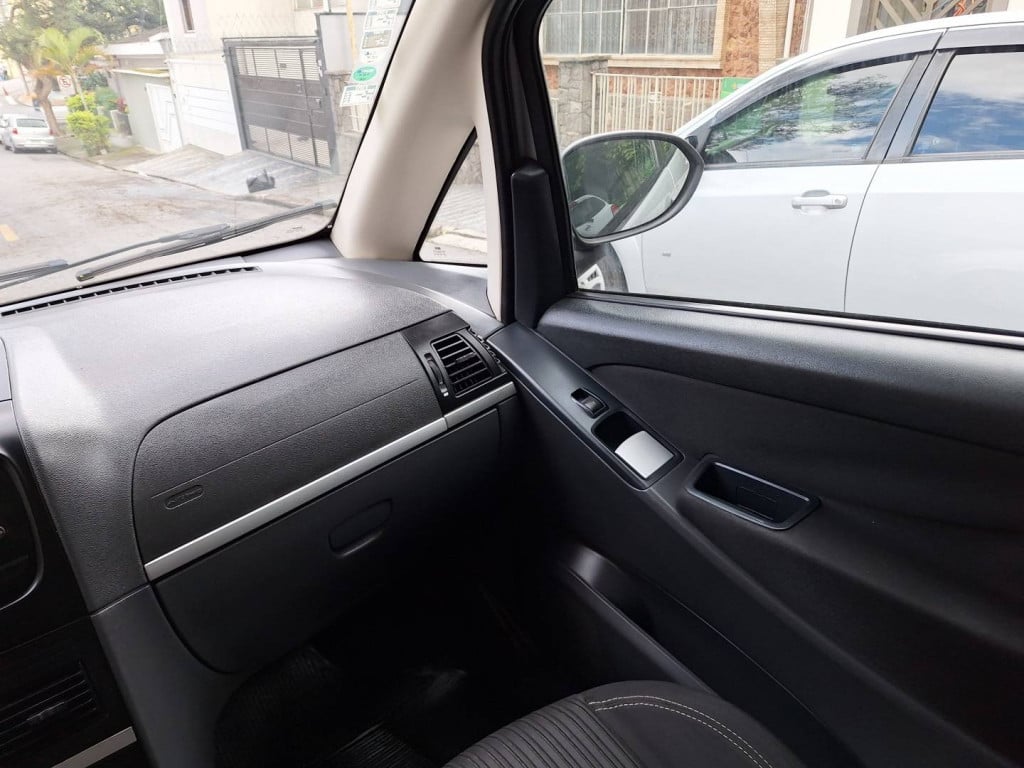Imagem do veículo FIAT IDEA 1.6 MPI ESSENCE 16V FLEX 4P MANUAL