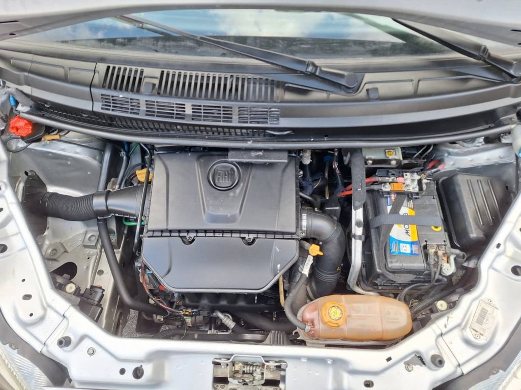 Imagem do veículo FIAT IDEA 1.6 MPI ESSENCE 16V FLEX 4P MANUAL