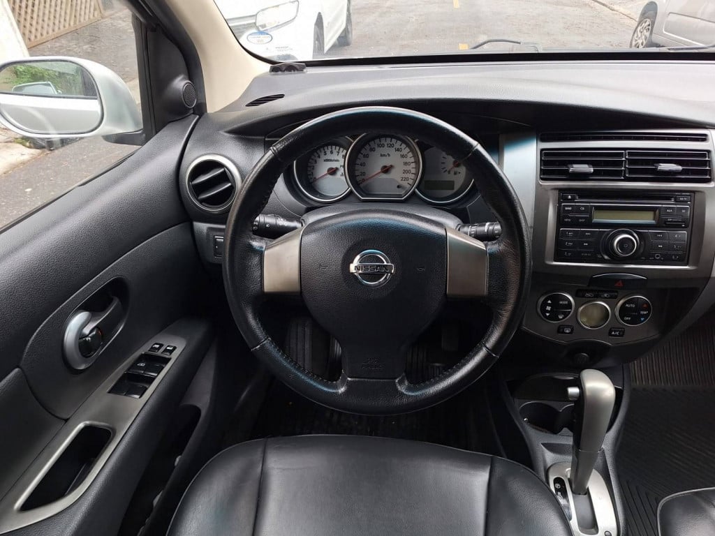 Imagem do veículo NISSAN GRAND LIVINA 1.8 SL 16V FLEX 4P AUTOMÁTICO