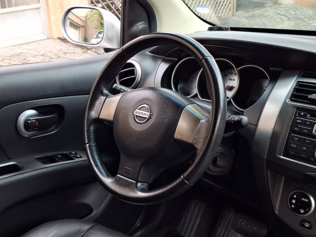 Imagem do veículo NISSAN GRAND LIVINA 1.8 SL 16V FLEX 4P AUTOMÁTICO