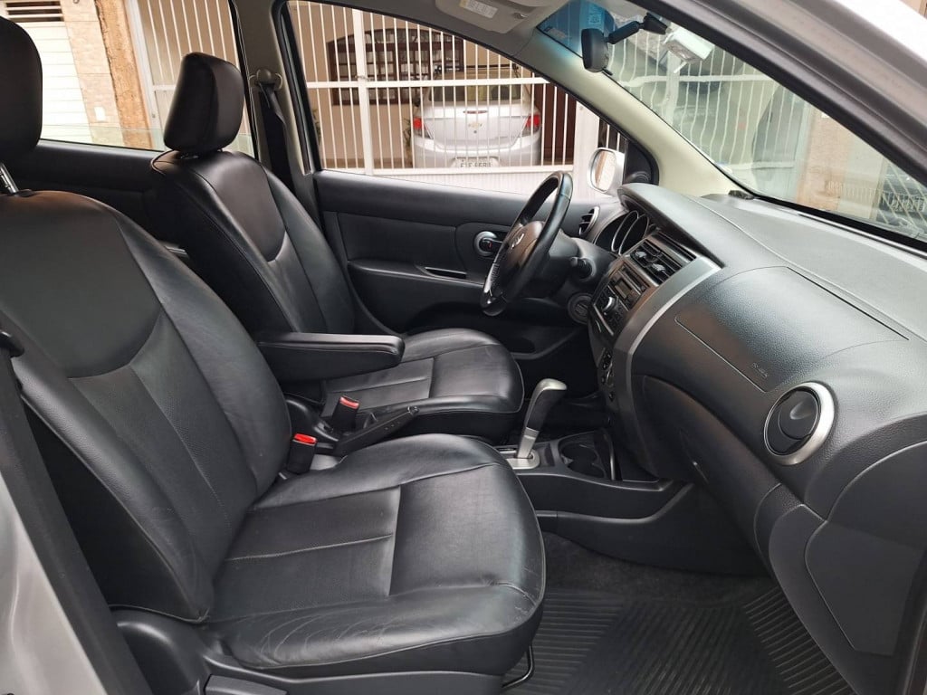 Imagem do veículo NISSAN GRAND LIVINA 1.8 SL 16V FLEX 4P AUTOMÁTICO