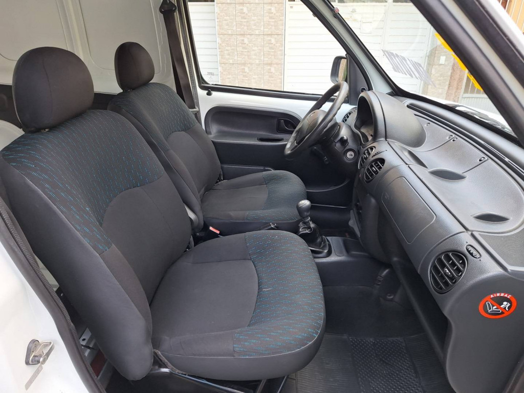 Imagem do veículo RENAULT KANGOO 1.6 EXPRESS 16V FLEX 4P MANUAL