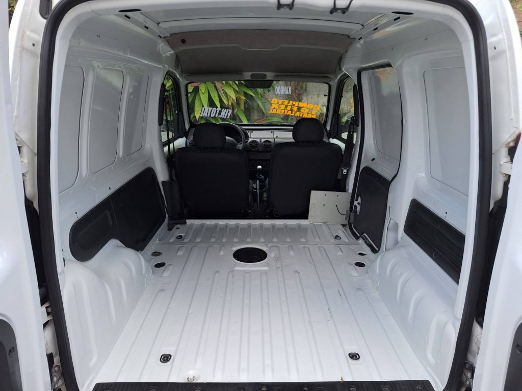Imagem do veículo RENAULT KANGOO 1.6 EXPRESS 16V FLEX 4P MANUAL