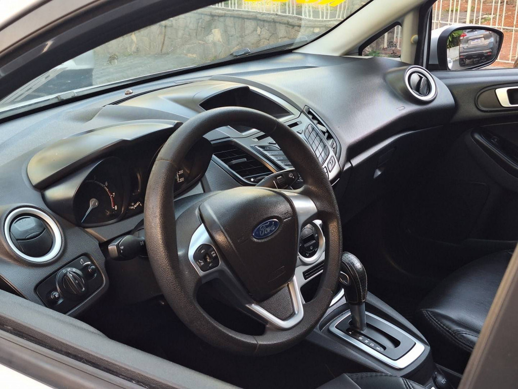 Imagem do veículo FORD FIESTA 1.6 SE HATCH 16V FLEX 4P POWERSHIFT