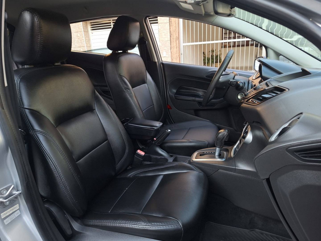Imagem do veículo FORD FIESTA 1.6 SE HATCH 16V FLEX 4P POWERSHIFT