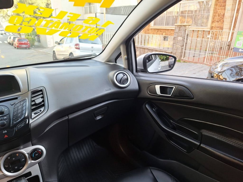Imagem do veículo FORD FIESTA 1.6 SE HATCH 16V FLEX 4P POWERSHIFT