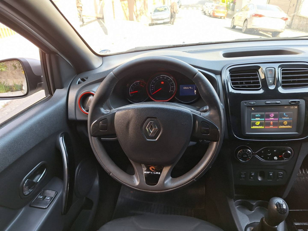 Imagem do veículo RENAULT SANDERO 1.6 STEPWAY RIP CURL 8V FLEX 4P MANUAL