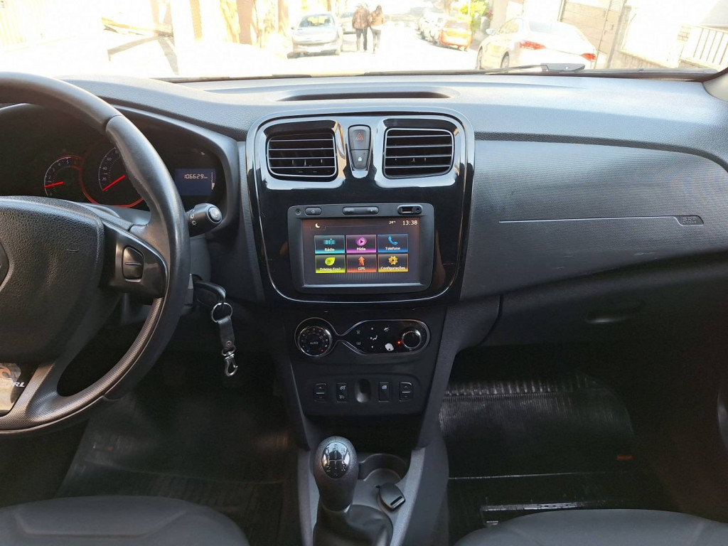 Imagem do veículo RENAULT SANDERO 1.6 STEPWAY RIP CURL 8V FLEX 4P MANUAL