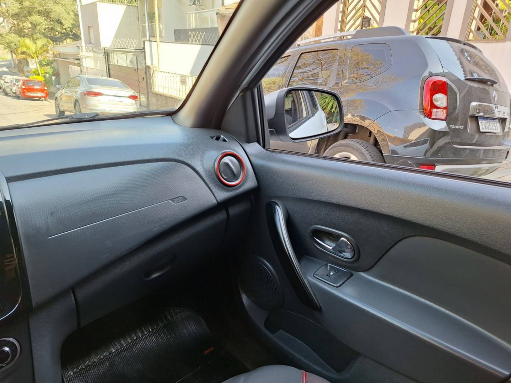Imagem do veículo RENAULT SANDERO 1.6 STEPWAY RIP CURL 8V FLEX 4P MANUAL