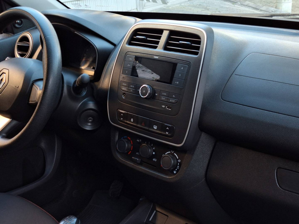 Imagem do veículo RENAULT KWID 1.0 12V SCE FLEX ZEN MANUAL