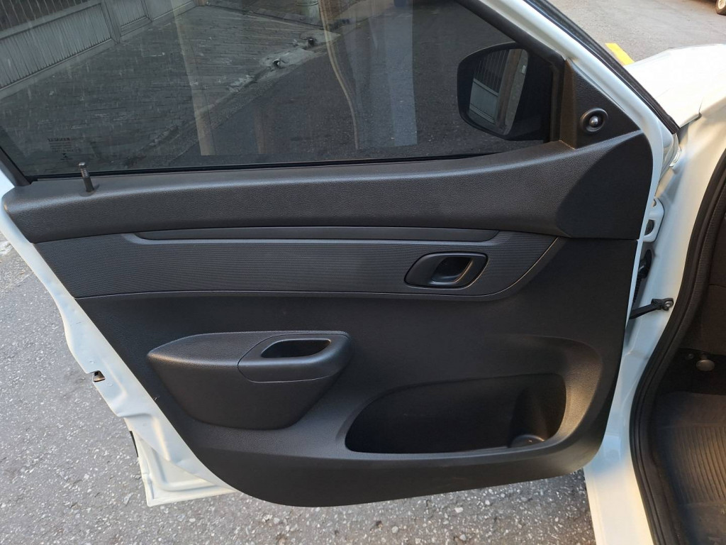 Imagem do veículo RENAULT KWID 1.0 12V SCE FLEX ZEN MANUAL