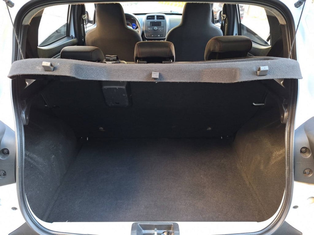 Imagem do veículo RENAULT KWID 1.0 12V SCE FLEX ZEN MANUAL
