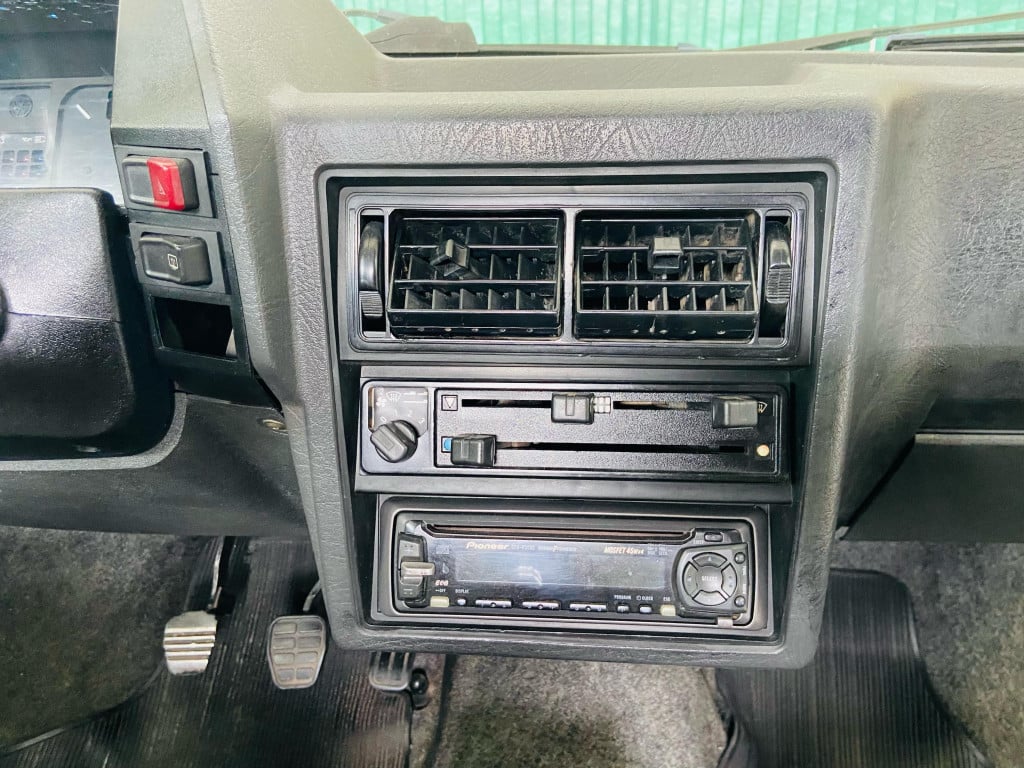 Imagem do veículo VOLKSWAGEN GOL 1.6 CL 8V GASOLINA 2P MANUAL