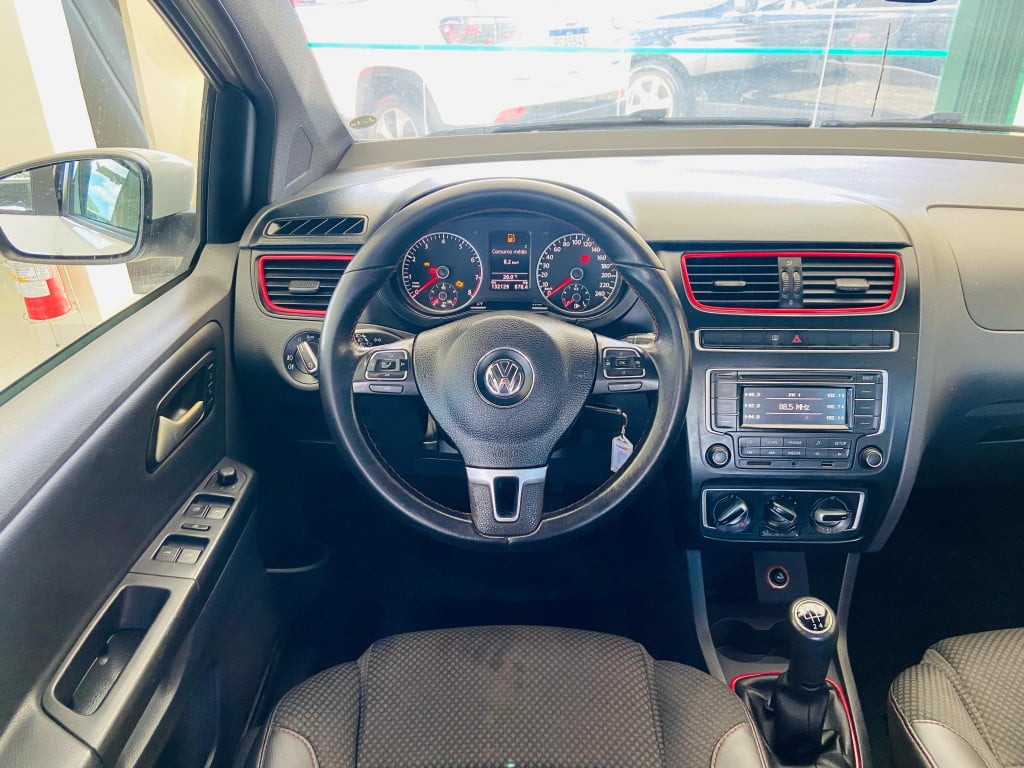 Imagem do veículo VOLKSWAGEN FOX 1.6 MI ROCK IN RIO 8V FLEX 4P MANUAL