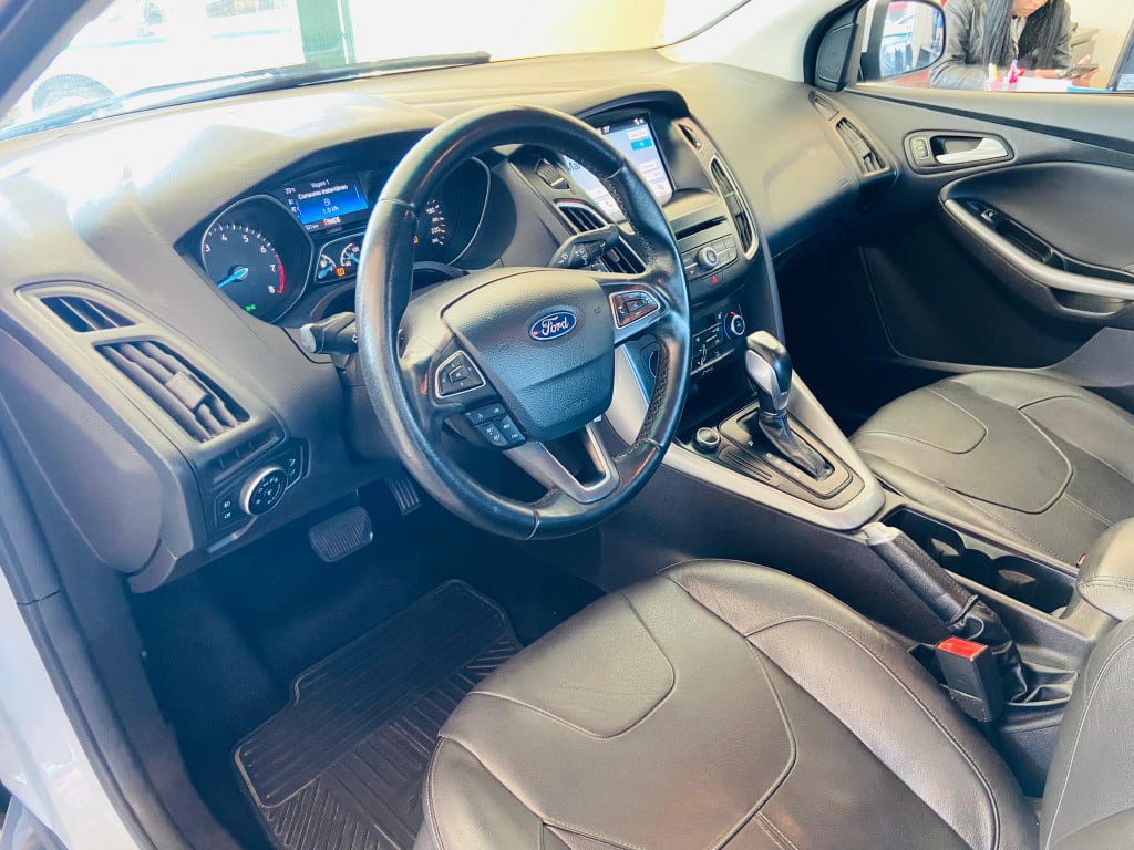 Imagem do veículo FORD FOCUS 2.0 SE SEDAN 16V FLEX 4P POWERSHIFT