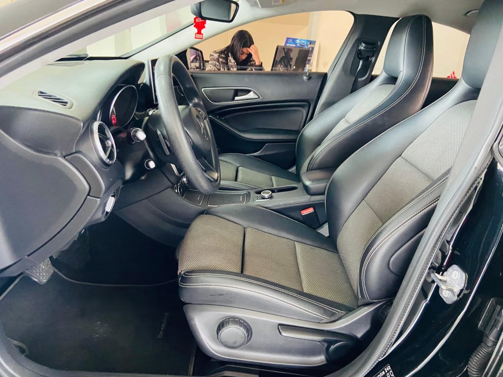 Imagem do veículo MERCEDES-BENZ 180 C 1.8 SEDAN 8V GASOLINA 4P AUTOMÁTICO