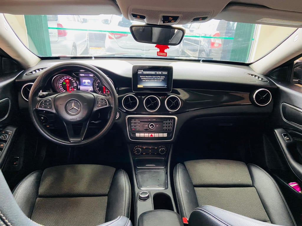 Imagem do veículo MERCEDES-BENZ 180 C 1.8 SEDAN 8V GASOLINA 4P AUTOMÁTICO