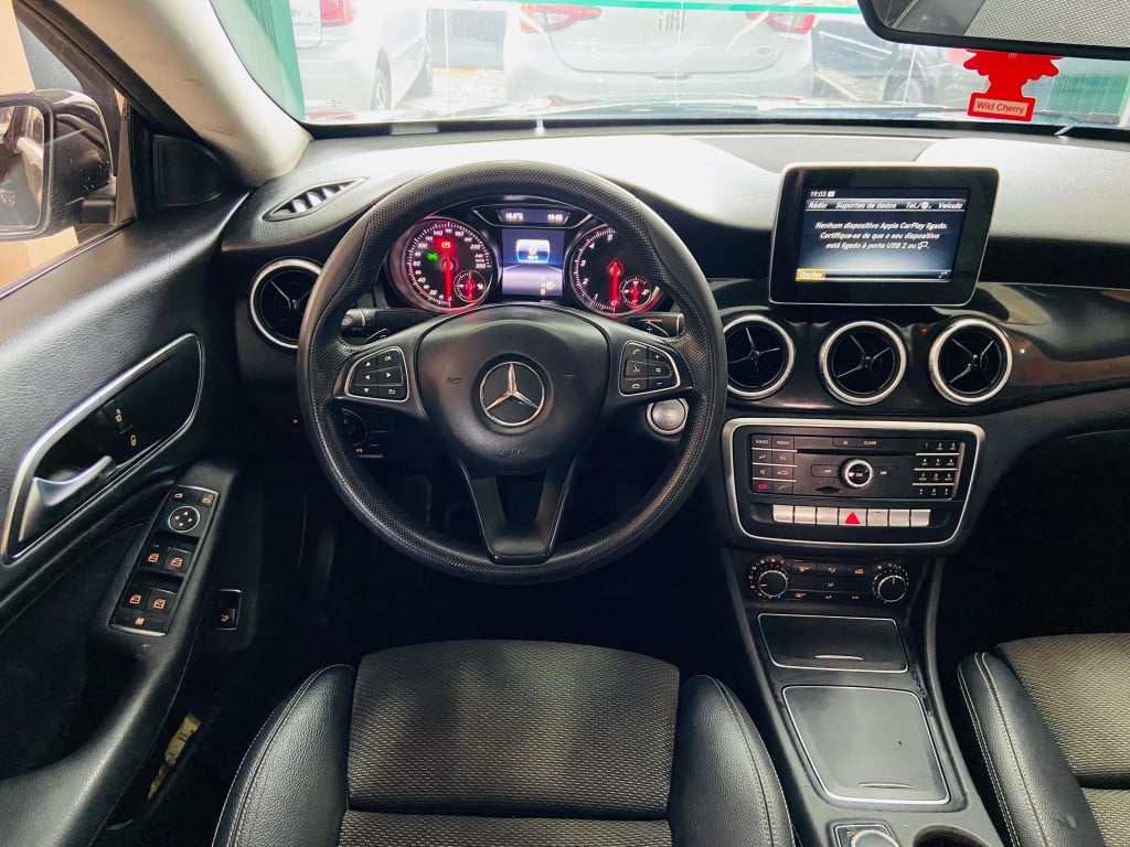 Imagem do veículo MERCEDES-BENZ 180 C 1.8 SEDAN 8V GASOLINA 4P AUTOMÁTICO
