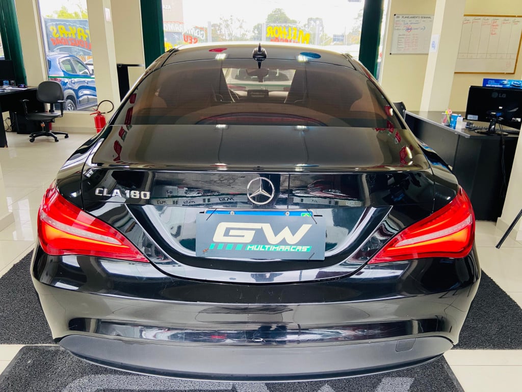 Imagem do veículo MERCEDES-BENZ 180 C 1.8 SEDAN 8V GASOLINA 4P AUTOMÁTICO