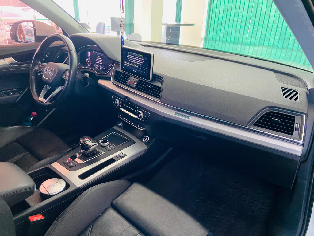 Imagem do veículo AUDI Q5 2.0 TFSI GASOLINA AMBIENTE S TRONIC