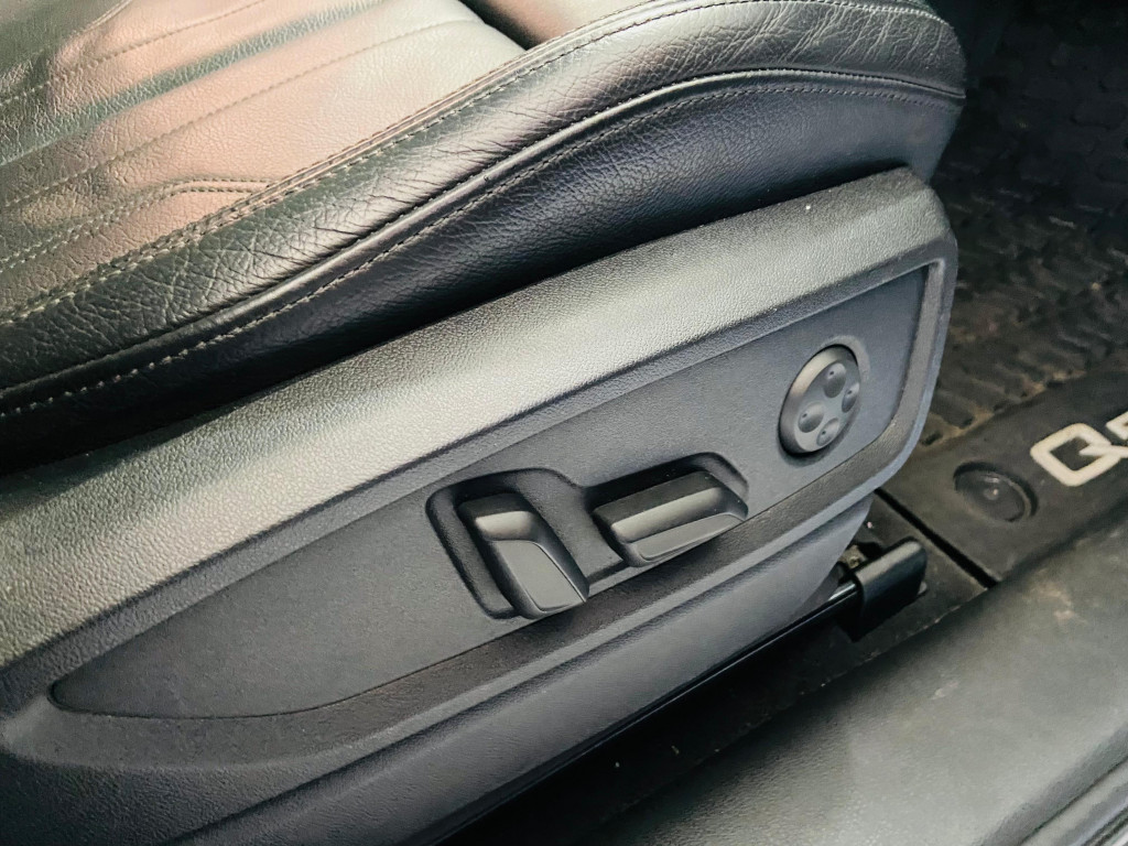 Imagem do veículo AUDI Q5 2.0 TFSI GASOLINA AMBIENTE S TRONIC