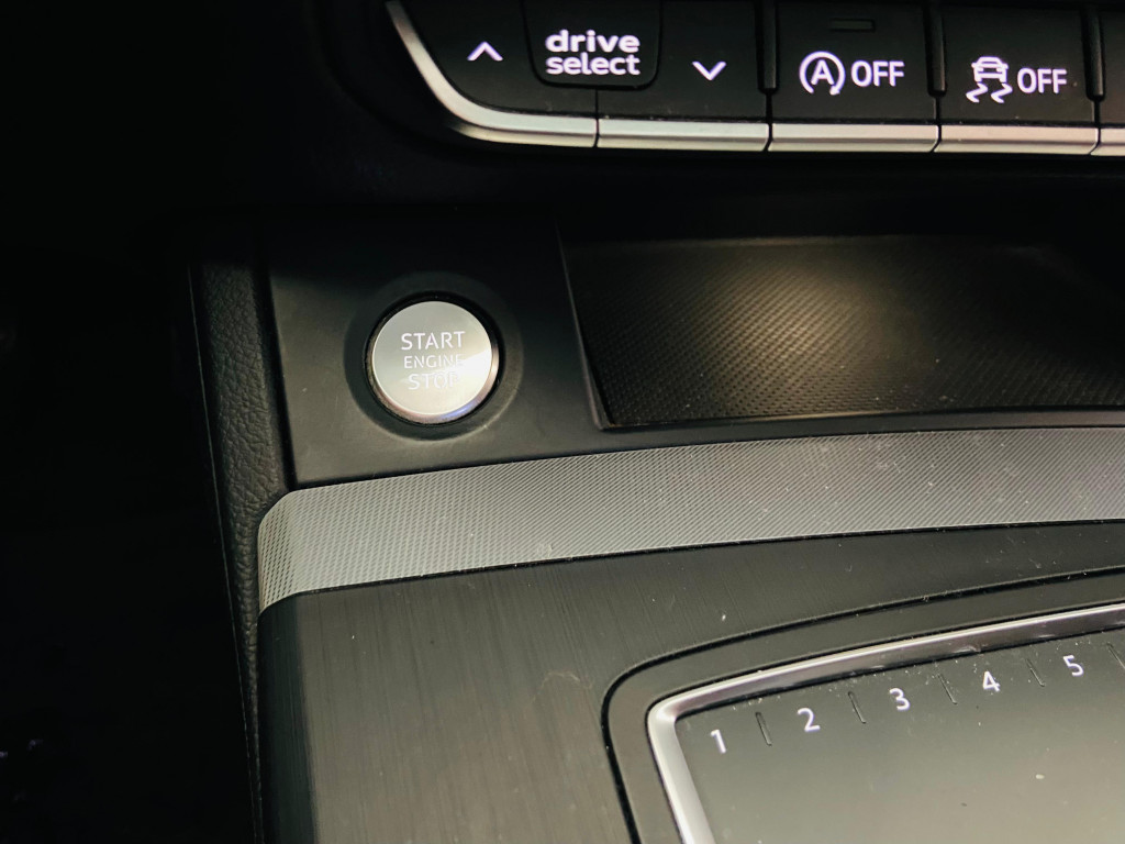 Imagem do veículo AUDI Q5 2.0 TFSI GASOLINA AMBIENTE S TRONIC