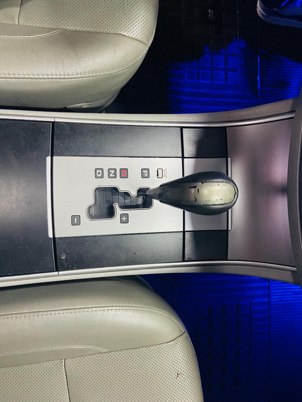 Imagem do veículo HYUNDAI VERACRUZ 3.8 GLS 4WD 4X4 V6 24V GASOLINA 4P AUTOMÁTICO