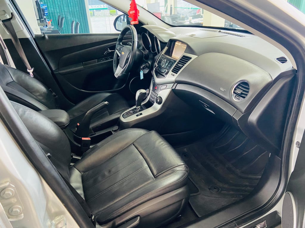 Imagem do veículo CHEVROLET CRUZE 1.8 LT 16V FLEX 4P AUTOMÁTICO