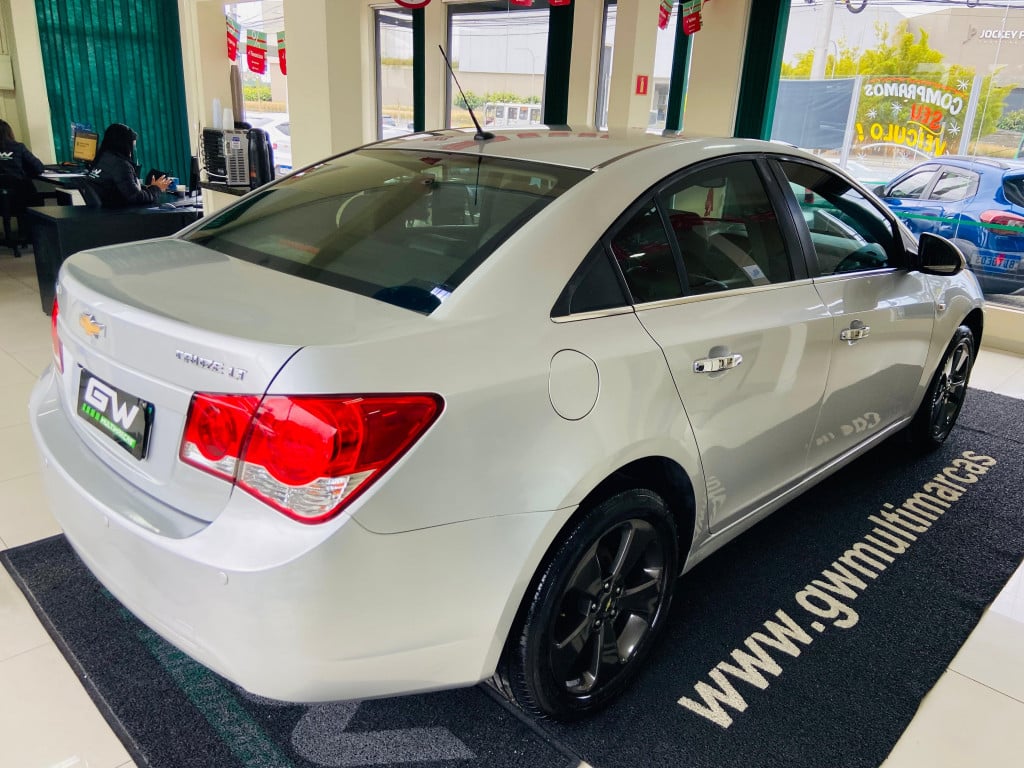 Imagem do veículo CHEVROLET CRUZE 1.8 LT 16V FLEX 4P AUTOMÁTICO