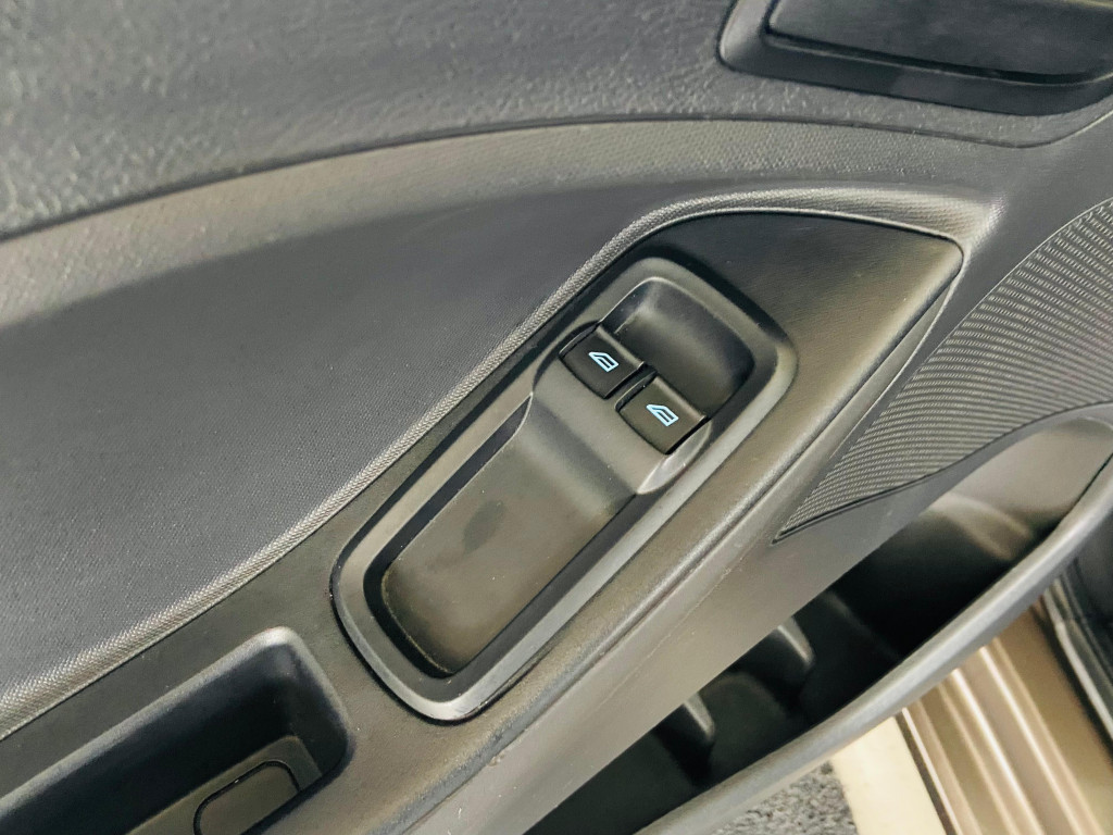 Imagem do veículo FORD KA 1.0 SE 12V FLEX 4P MANUAL