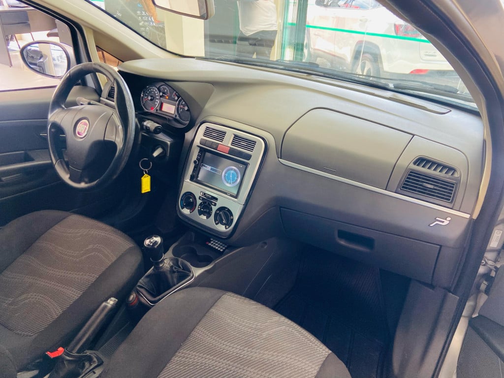 Imagem do veículo FIAT PUNTO 1.4 ELX 8V FLEX 4P MANUAL
