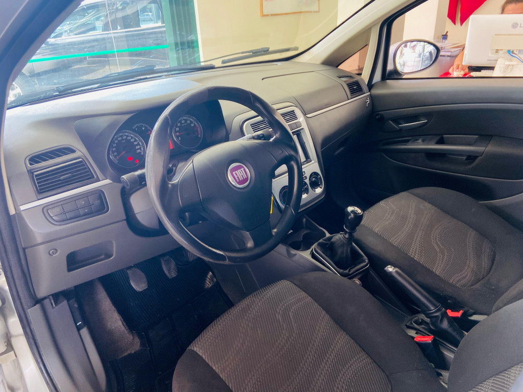 Imagem do veículo FIAT PUNTO 1.4 ELX 8V FLEX 4P MANUAL