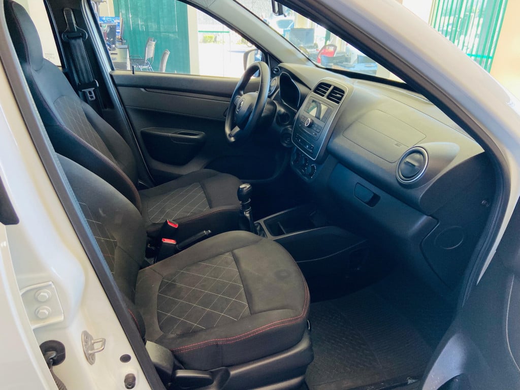 Imagem do veículo RENAULT KWID 1.0 12V SCE FLEX ZEN MANUAL