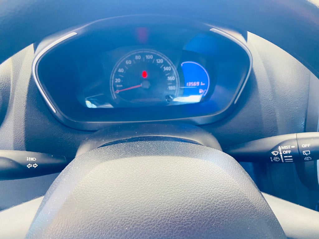 Imagem do veículo RENAULT KWID 1.0 12V SCE FLEX ZEN MANUAL
