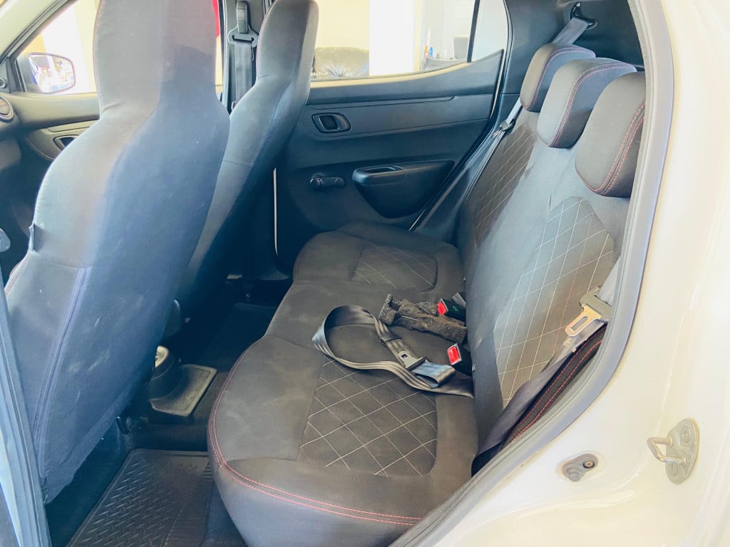 Imagem do veículo RENAULT KWID 1.0 12V SCE FLEX ZEN MANUAL