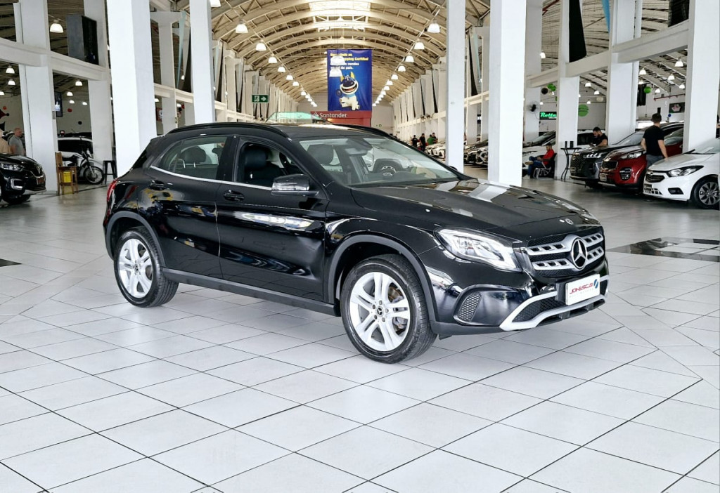 MERCEDES-BENZ GLA 200 1.6 CGI STYLE 16V TURBO FLEX 4P AUTOMÁTICO