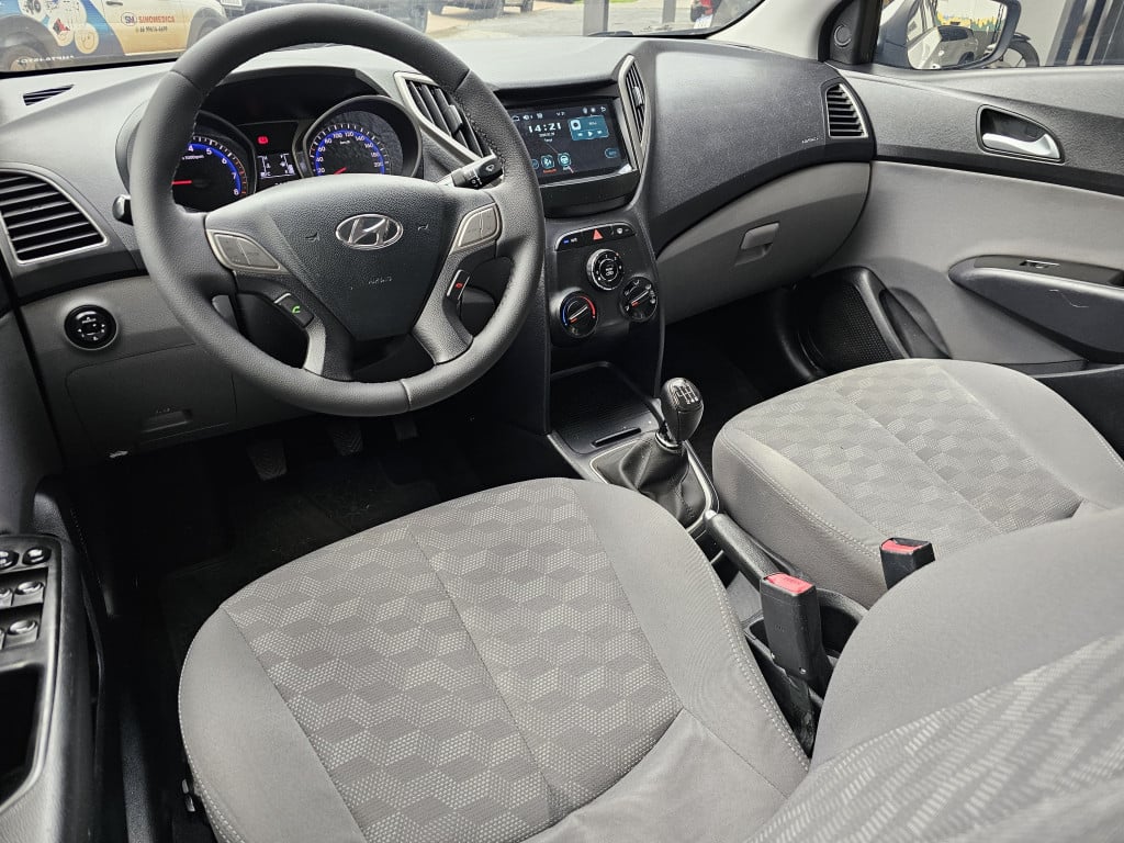 Imagem do veículo HYUNDAI HB20S 1.6 COMFORT PLUS 16V FLEX 4P MANUAL