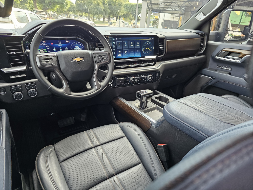 Imagem do veículo CHEVROLET SILVERADO 5.3 HIGH CONTRY V8 AWD AUT.