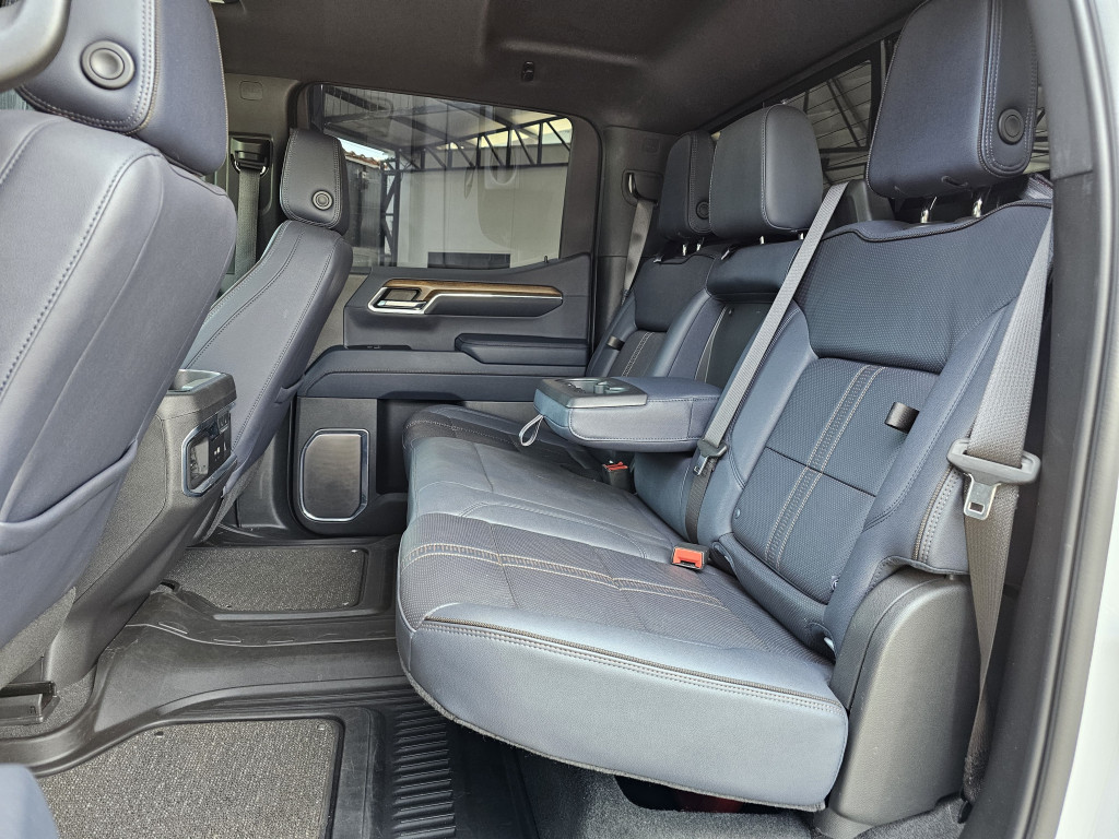 Imagem do veículo CHEVROLET SILVERADO 5.3 HIGH CONTRY V8 AWD AUT.